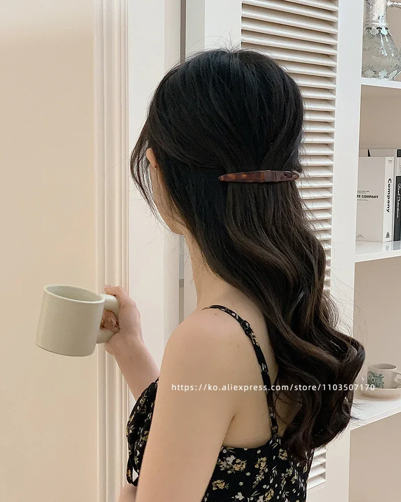 France, South Korea retro temperament one word clip French deep caramel amber hair clip on the back of the head