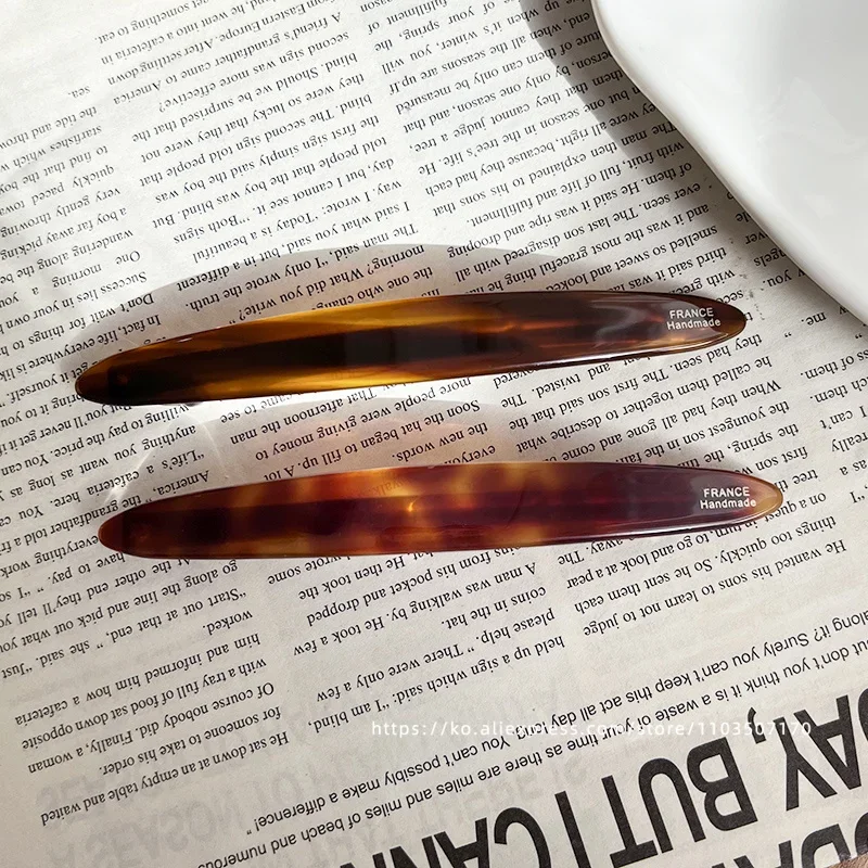 France, South Korea retro temperament one word clip French deep caramel amber hair clip on the back of the head