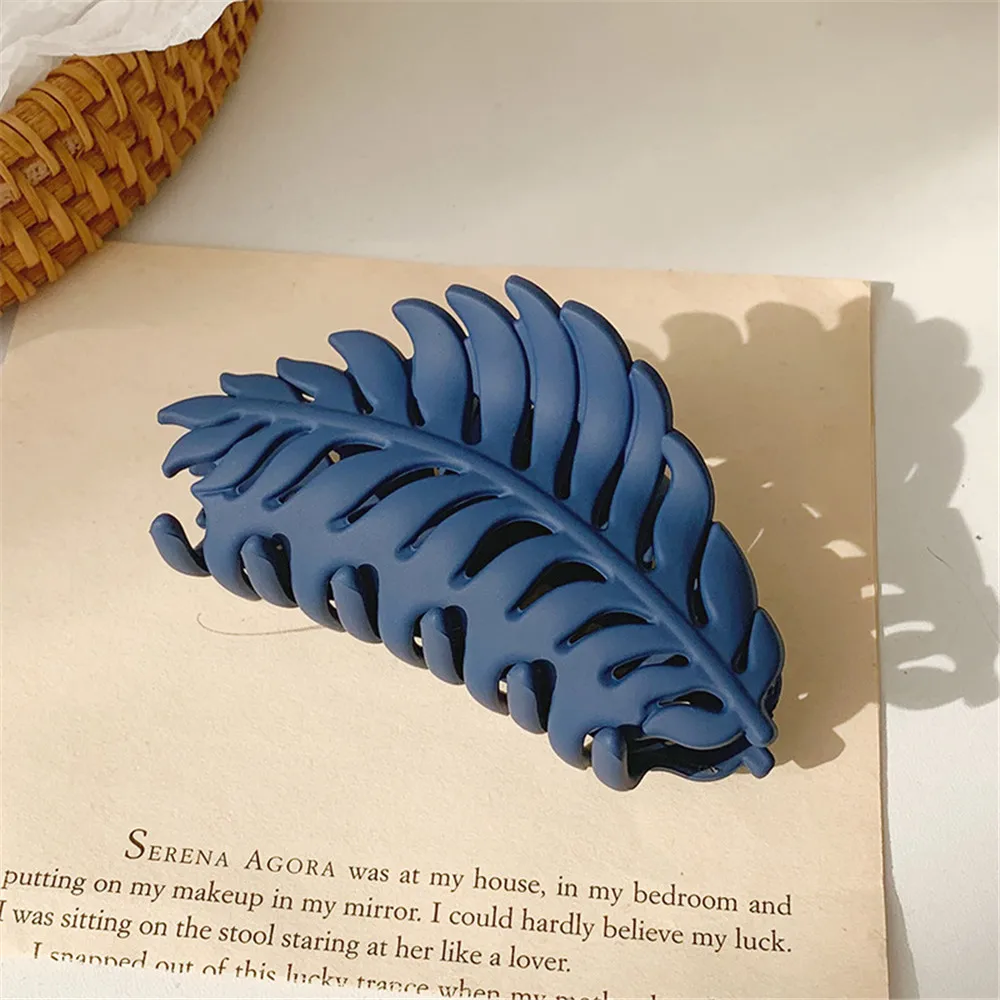Fashion Acrylic Leaf Shaped Hair Claw Women Girls Non-Slip Large Strong Hold Shark Jaw Clips For Thick Long Hair Summer Headwear