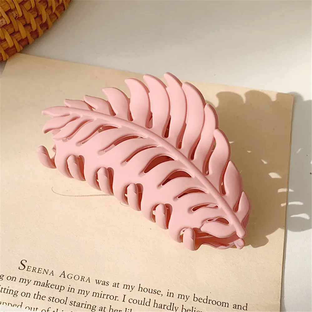 Fashion Acrylic Leaf Shaped Hair Claw Women Girls Non-Slip Large Strong Hold Shark Jaw Clips For Thick Long Hair Summer Headwear
