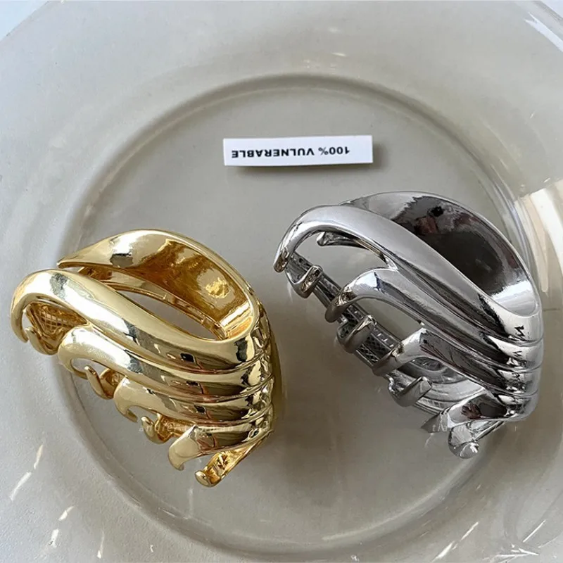 New Exquisite Metal Hair Claw Elegant Hollow Geometric Small Hair Clips Korean Barrettes Girs Hairpin Fashion Hair Accessories