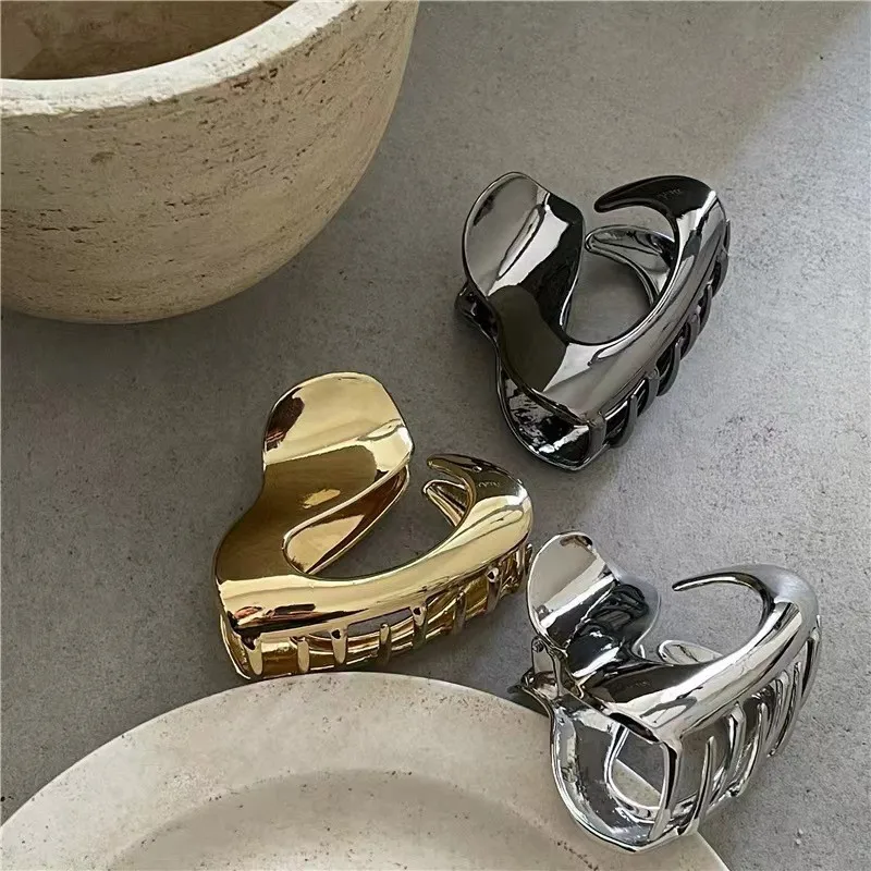 New Exquisite Metal Hair Claw Elegant Hollow Geometric Small Hair Clips Korean Barrettes Girs Hairpin Fashion Hair Accessories