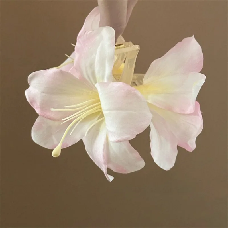 Super Fairy Emulational Lily Flower Hair Claw Clips for Women Mori Style Acrylic Shark Clip Travel Party New Accessories