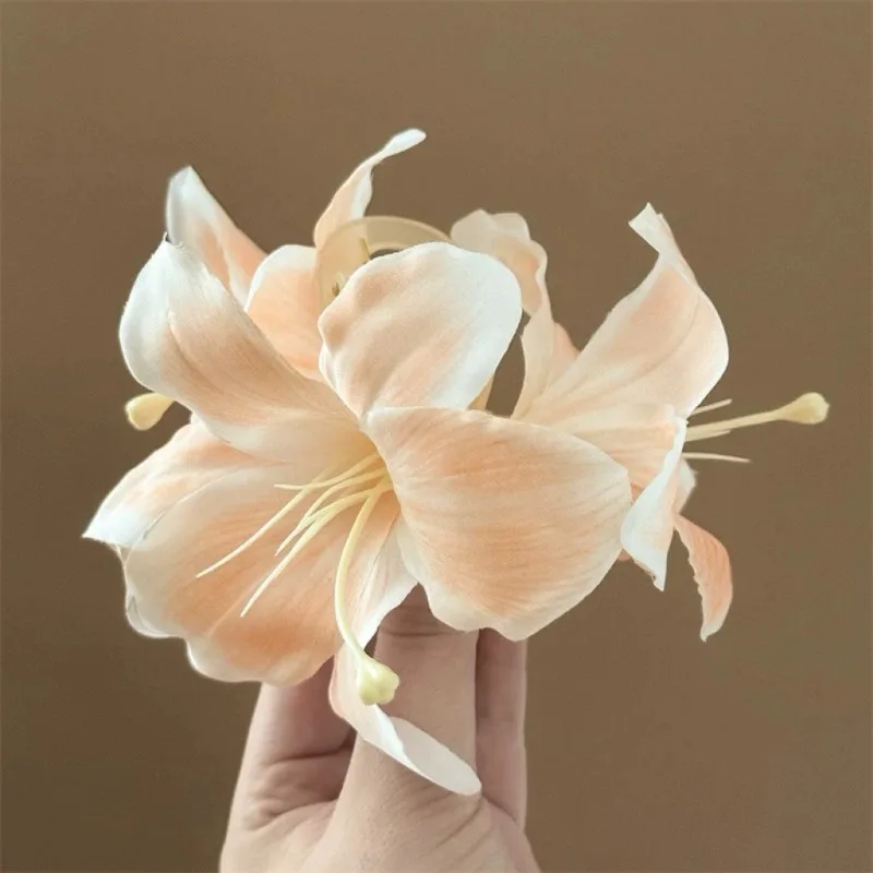 Super Fairy Emulational Lily Flower Hair Claw Clips for Women Mori Style Acrylic Shark Clip Travel Party New Accessories