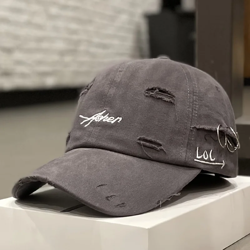 Retro perforated duckbill cap for men and women in spring and summer fashion, simple street baseball cap, trendy perforated