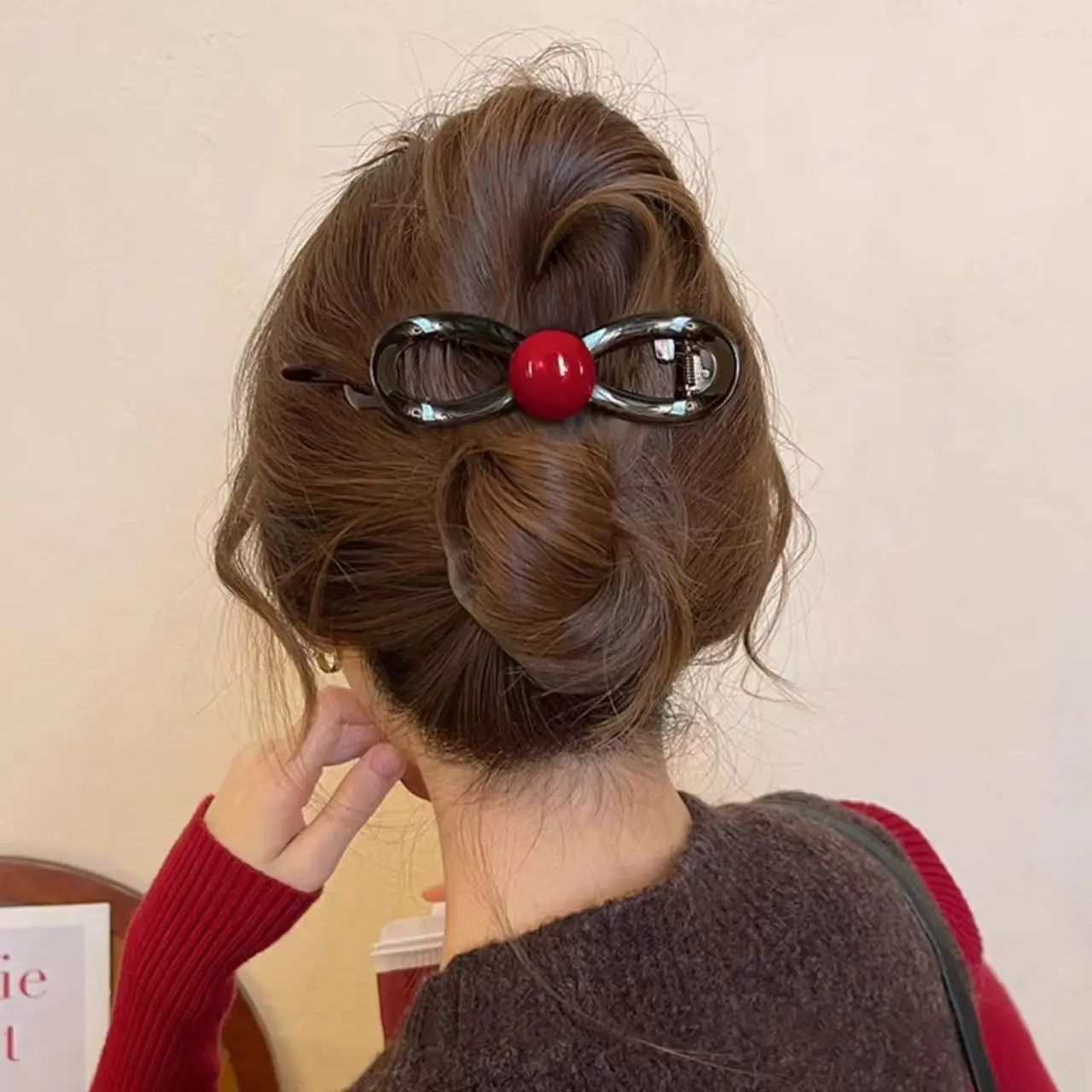 New Twisted Hair Clip Plastic Imitation Pearl Hairpin Twisted Design Hairpin Barrettes Women Hair Accessories