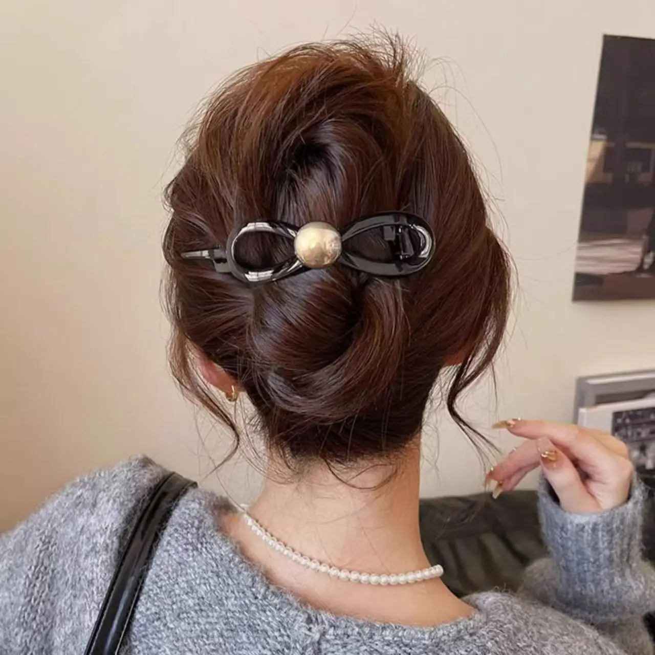 New Twisted Hair Clip Plastic Imitation Pearl Hairpin Twisted Design Hairpin Barrettes Women Hair Accessories