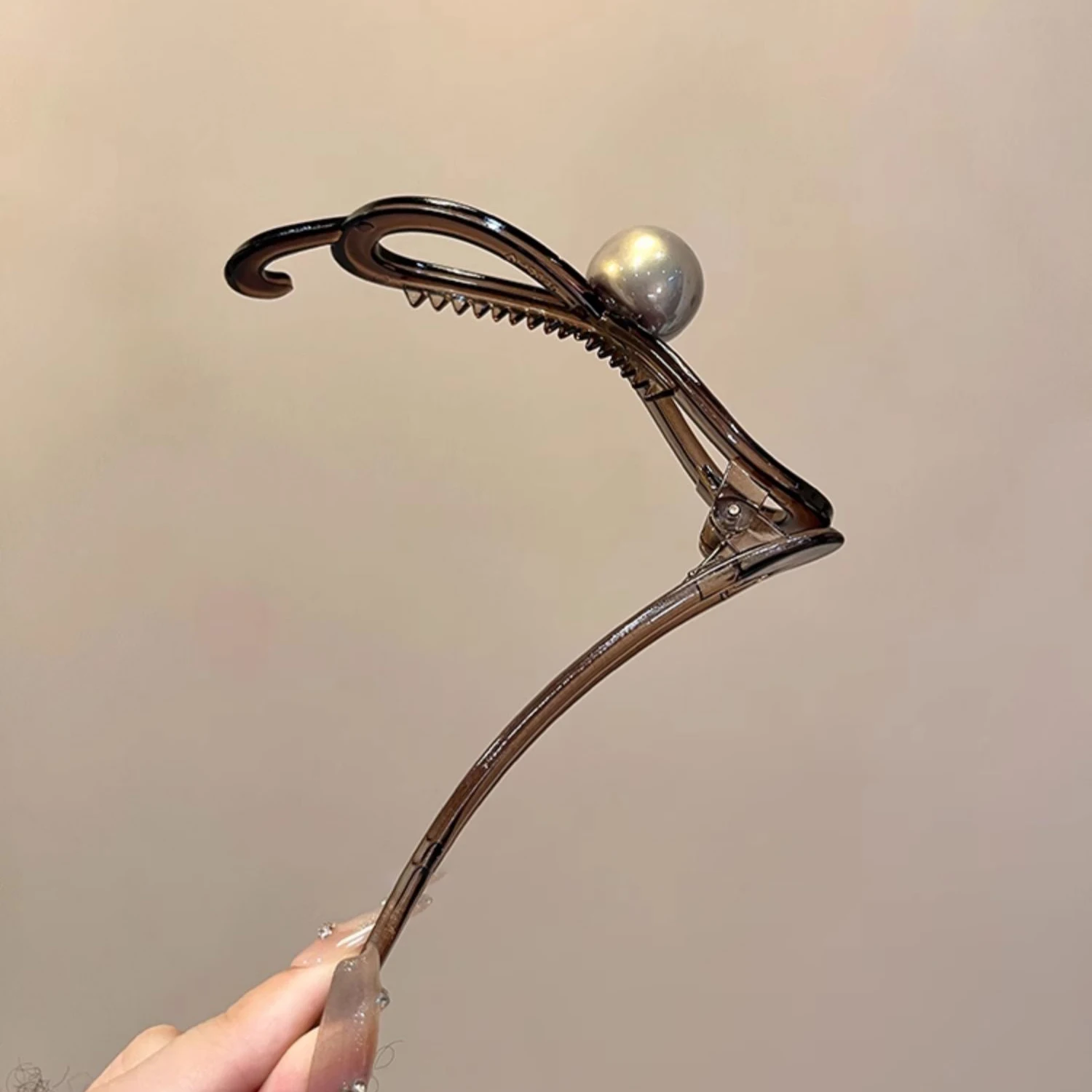 New Twisted Hair Clip Plastic Imitation Pearl Hairpin Twisted Design Hairpin Barrettes Women Hair Accessories