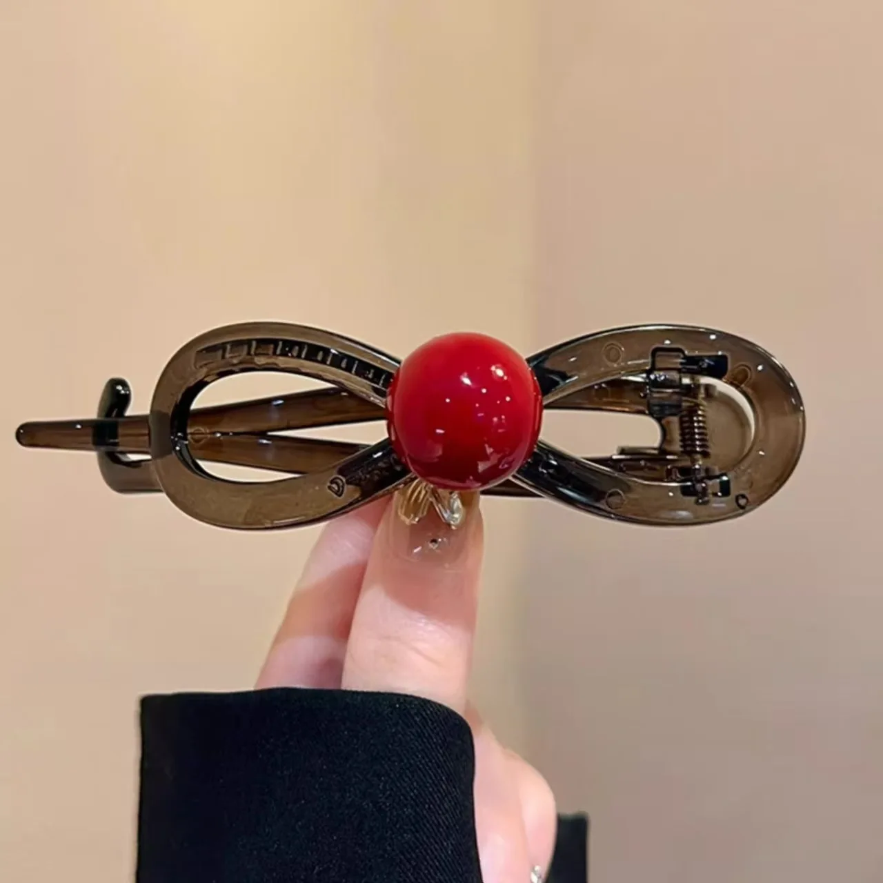 New Twisted Hair Clip Plastic Imitation Pearl Hairpin Twisted Design Hairpin Barrettes Women Hair Accessories