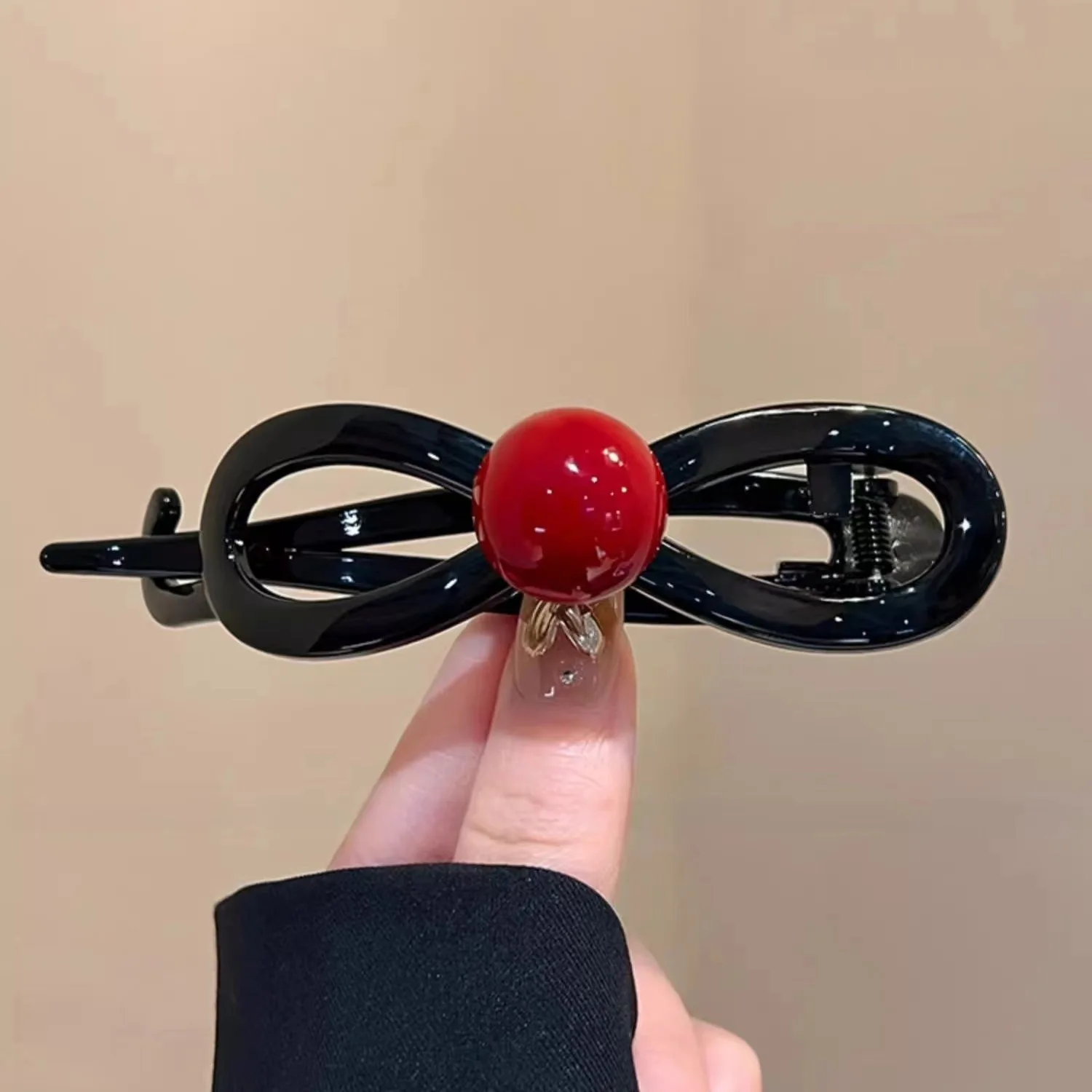New Twisted Hair Clip Plastic Imitation Pearl Hairpin Twisted Design Hairpin Barrettes Women Hair Accessories