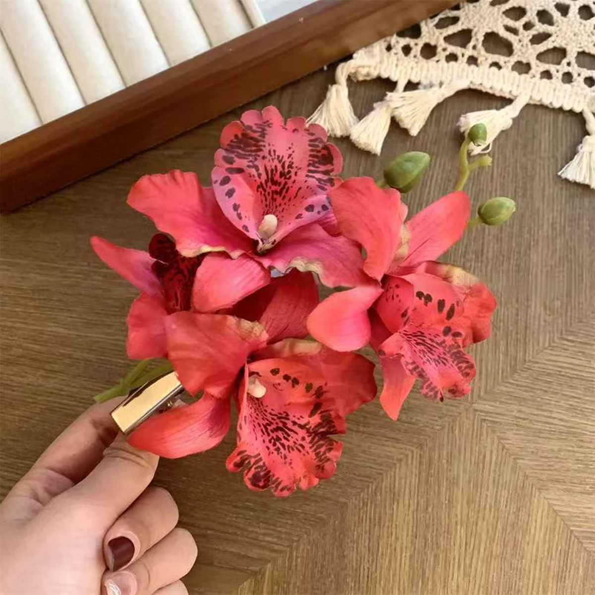 1pc Thai Orchid Hairpin Head Flower, Fairy Flower Headwear, Bride Bridesmaid Hair Coiled Side Clip, Suitable for Vacation
