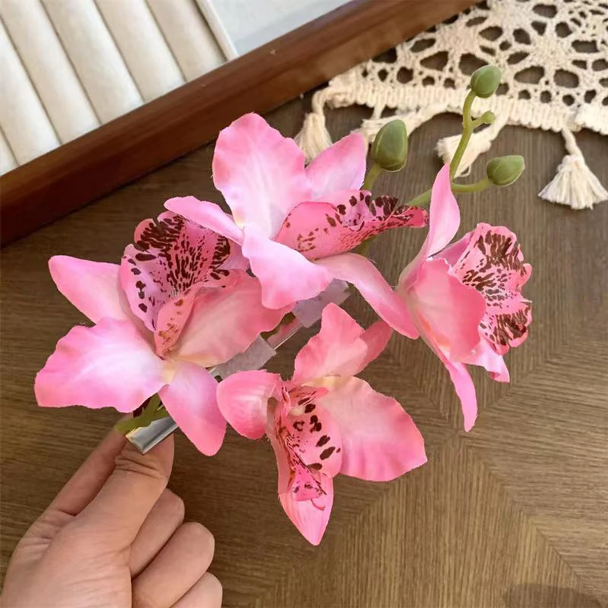1pc Thai Orchid Hairpin Head Flower, Fairy Flower Headwear, Bride Bridesmaid Hair Coiled Side Clip, Suitable for Vacation