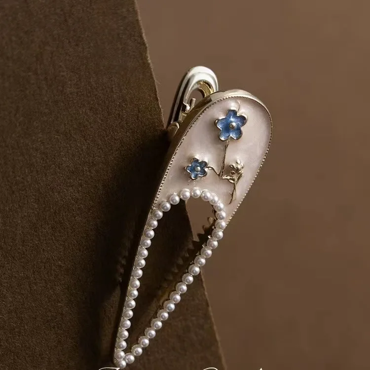 Beautiful Floral Hair Clips for Woman Gold Color Hollow Hairpin Pearl Ornament Woman's Hair Accessories
