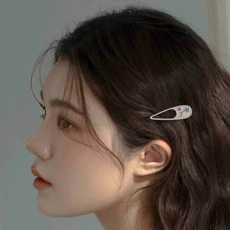 Beautiful Floral Hair Clips for Woman Gold Color Hollow Hairpin Pearl Ornament Woman's Hair Accessories