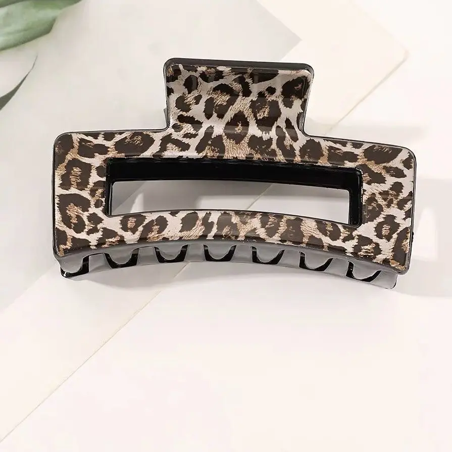 1Pcs Tortoise Hair Claw Clips Leopard Print Stylish Hair Accessories for Women Fashion Strong Hold Clips for Thick Thin hair