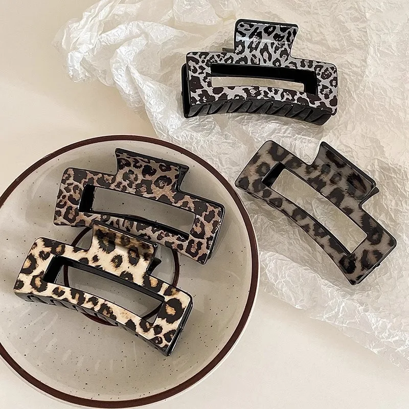 1Pcs Tortoise Hair Claw Clips Leopard Print Stylish Hair Accessories for Women Fashion Strong Hold Clips for Thick Thin hair