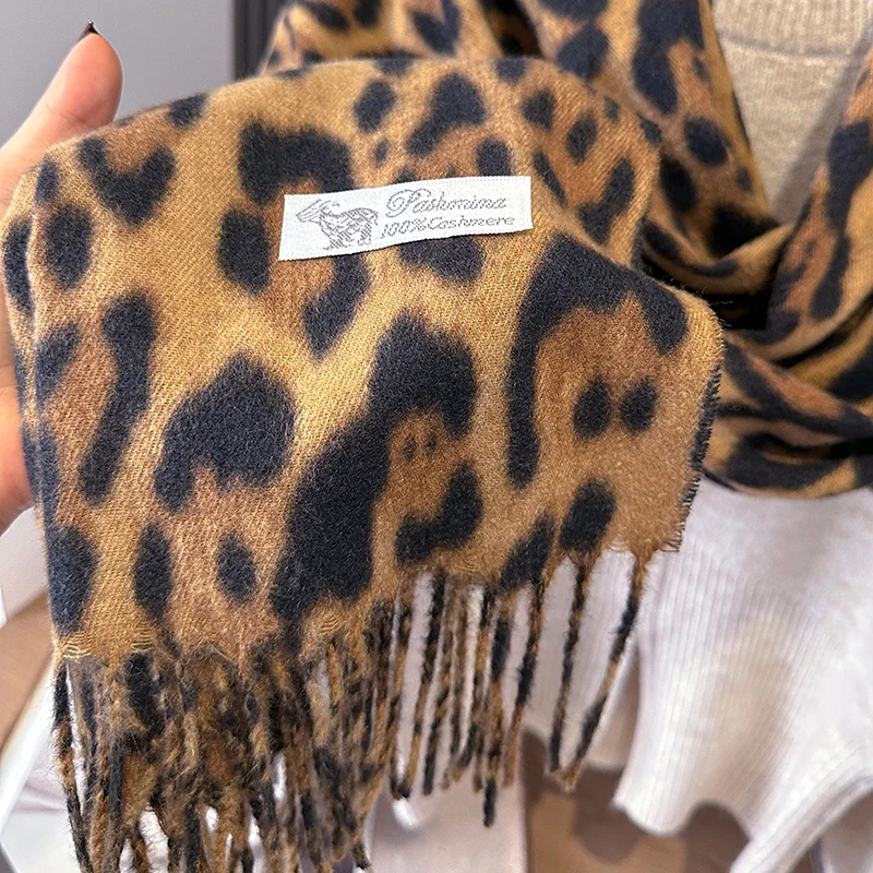 New Fashion Sexy Leopard Women Winter Warm Scarf Tassels Shawl Cashmere Foulard Pashmina Hijabs Lady Scarves Wraps