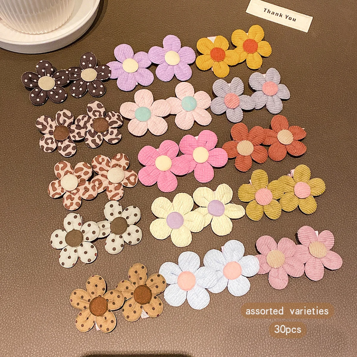 30 Sweet Wind Colored Random Hair Clips and Headflowers Suitable for Daily Use as Hair Accessories