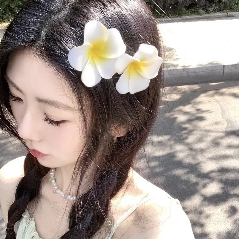 2025 New Women Plastic Flower Hair Clips Fashion Girls Hairpins Egg Flowers Barrette Hawaiian Vacation Leisure Hair Accessories