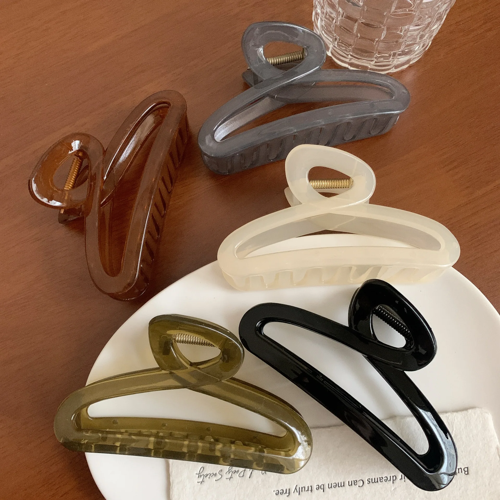 1pc Jelly colored injection molded clip for women's new high-end style, large plate hair clip, shark clip hair clip