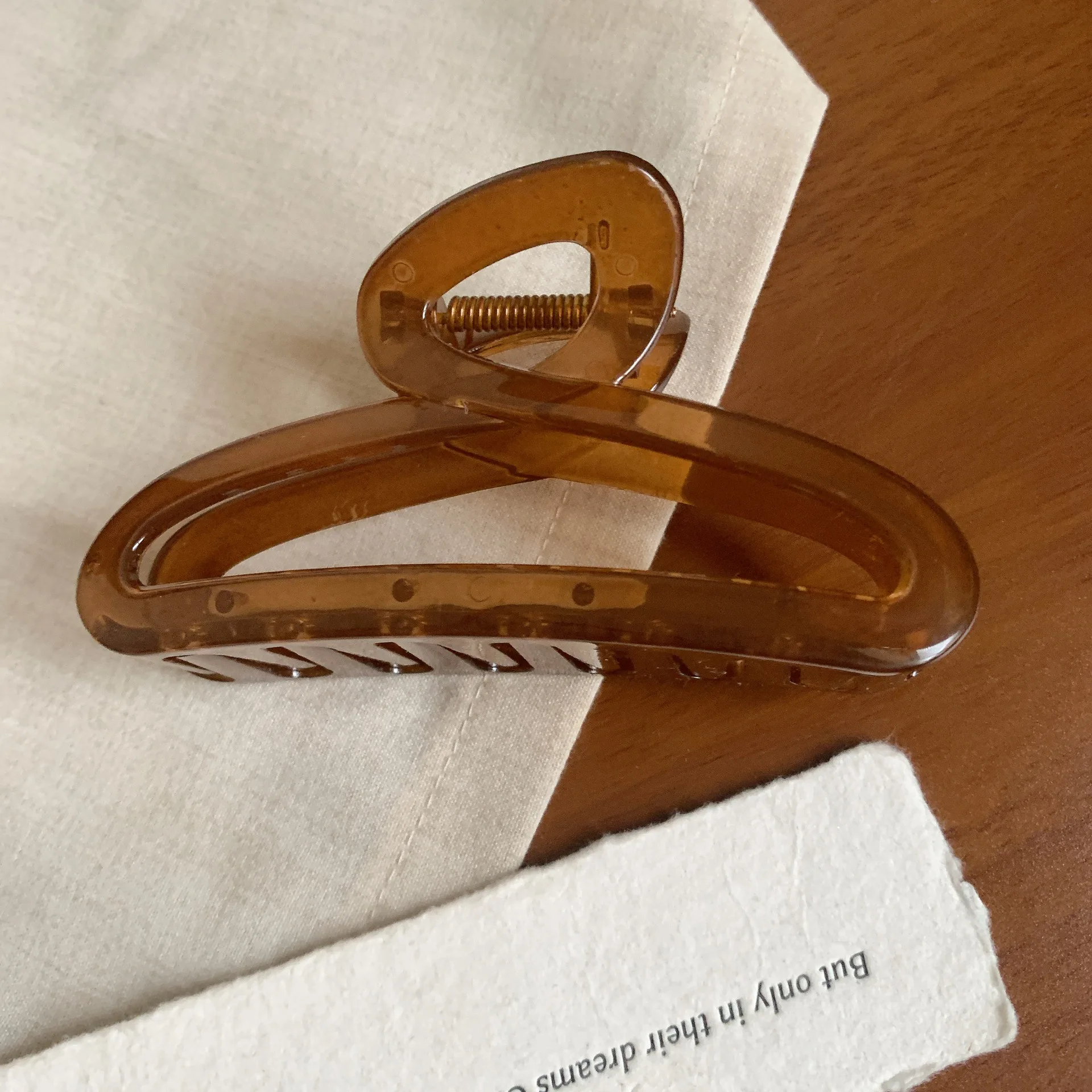 1pc Jelly colored injection molded clip for women's new high-end style, large plate hair clip, shark clip hair clip