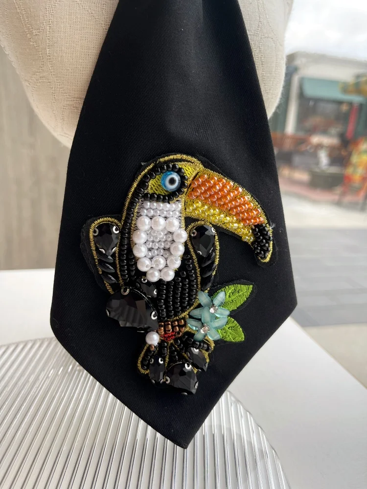Original Niche Design Cravate1Pc Animal Decorative Tie, No-Knot Party Tie, Pearl Tie, Suitable for All Seasons, Personalized for Women, Suitable for Parties, Gifts, School, Shirts, and Holiday Outfits