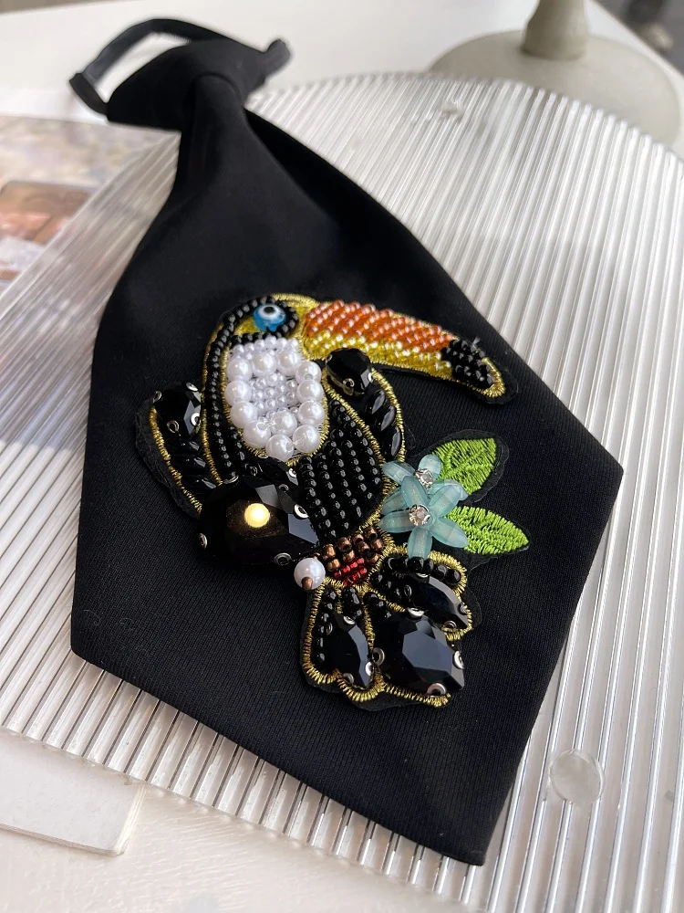 Original Niche Design Cravate1Pc Animal Decorative Tie, No-Knot Party Tie, Pearl Tie, Suitable for All Seasons, Personalized for Women, Suitable for Parties, Gifts, School, Shirts, and Holiday Outfits