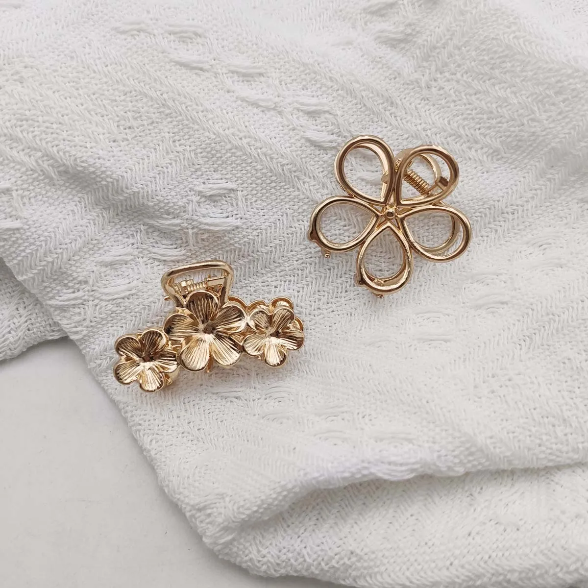 12 Styles Fashion Mini 4cm Metal Hair Claw For Women Gold Color Cross Crab Hair Clip Korean Elegant Geometric Hairpin Girl Hair