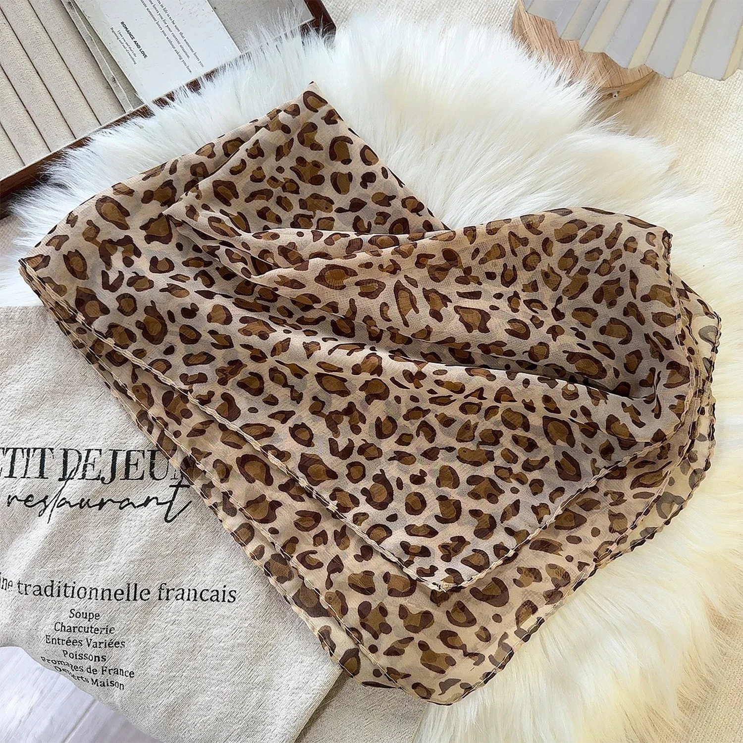 Y2K Retro Leopard Headscarf Women Girl High Quality Comfortable Fashion Headscarf Warm Versatile Party Scarf Exquisite Accessory