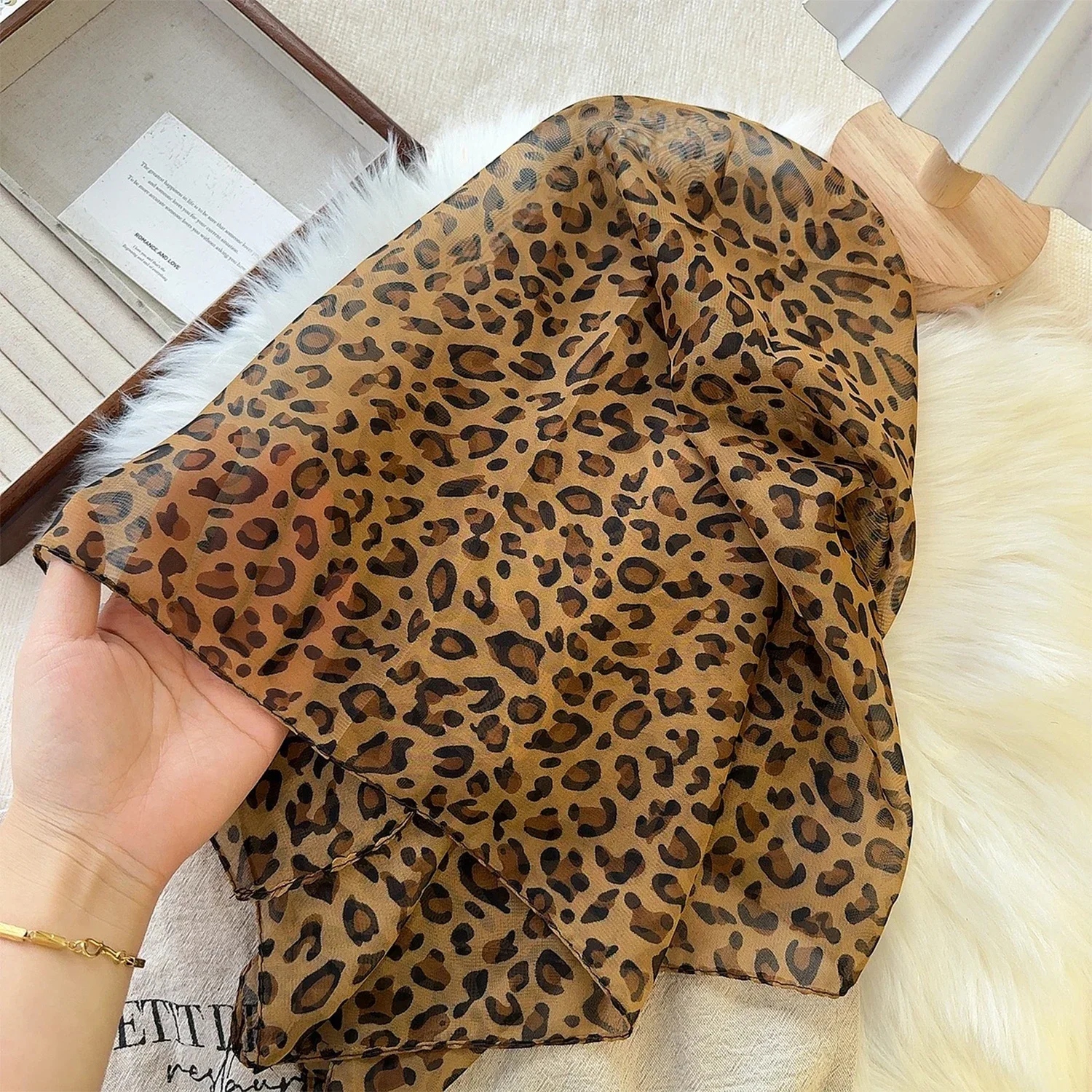 Y2K Retro Leopard Headscarf Women Girl High Quality Comfortable Fashion Headscarf Warm Versatile Party Scarf Exquisite Accessory
