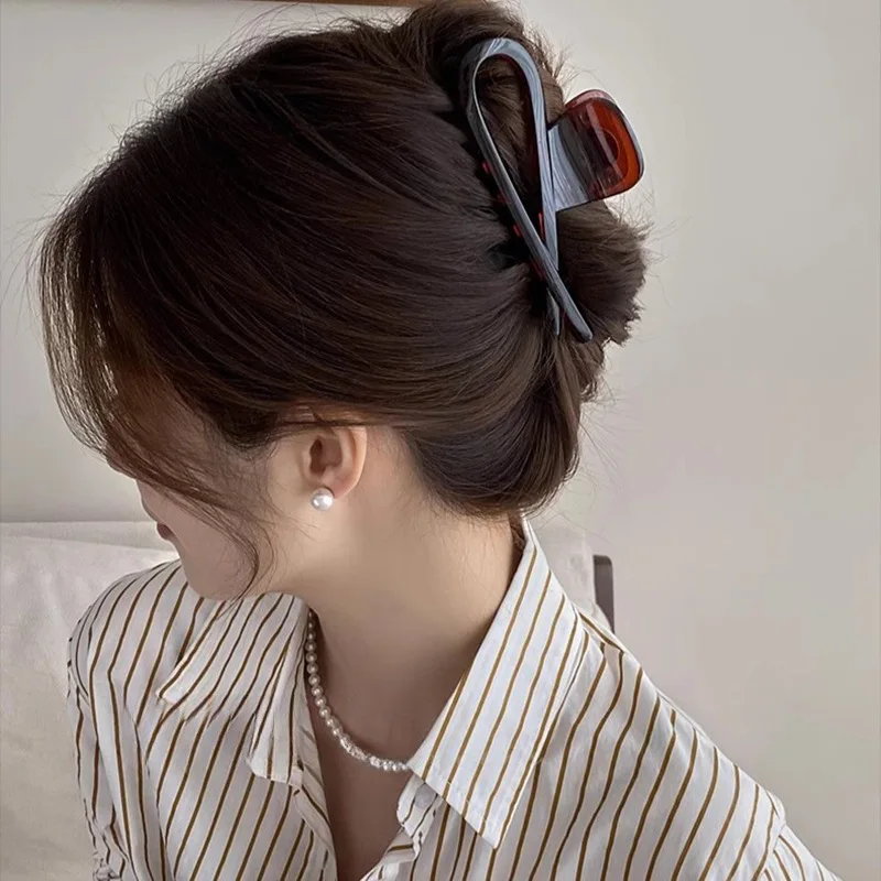 Simple Large Crab Hair Claw Clips Women Girls Matte Tortoiseshell Bow Ponytail Hair Clamps Barrettes Hairpins Hair Accessories