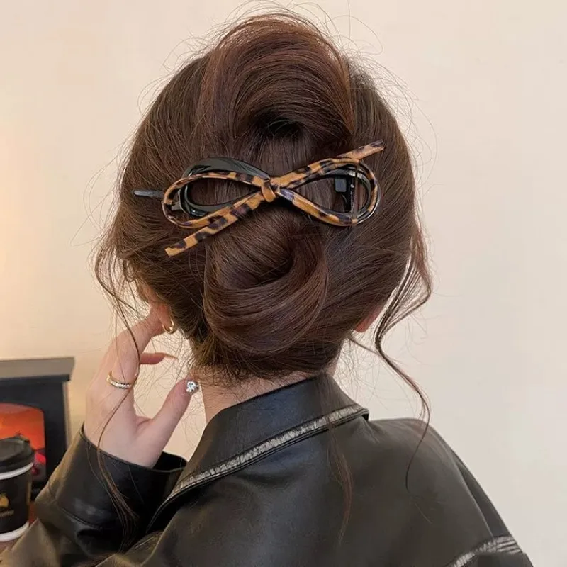 New Twisted Hair Clip PU Bow Barrettes Large Size Hair Clips Plastic Hairpin Sweet Daily Headwear Women Hair Accessories
