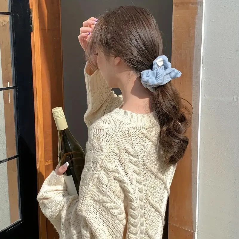 Four Beige Corduroy Hair Bands Are Soft and Skin-Friendly, Making It Easy to Create a Gentle Atmosphere in Spring!
