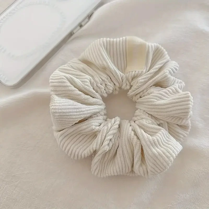Four Beige Corduroy Hair Bands Are Soft and Skin-Friendly, Making It Easy to Create a Gentle Atmosphere in Spring!
