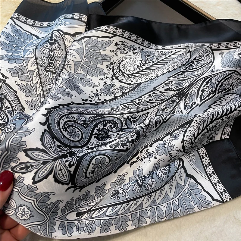 Vintage Paisley Printed Bandana Scarf Lightweight Soft Satin Stylish Versatile Neck Scarf For Women Hairbands Headscarf