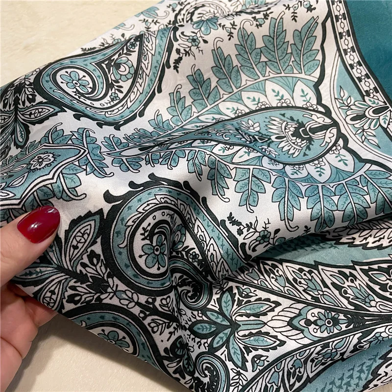 Vintage Paisley Printed Bandana Scarf Lightweight Soft Satin Stylish Versatile Neck Scarf For Women Hairbands Headscarf