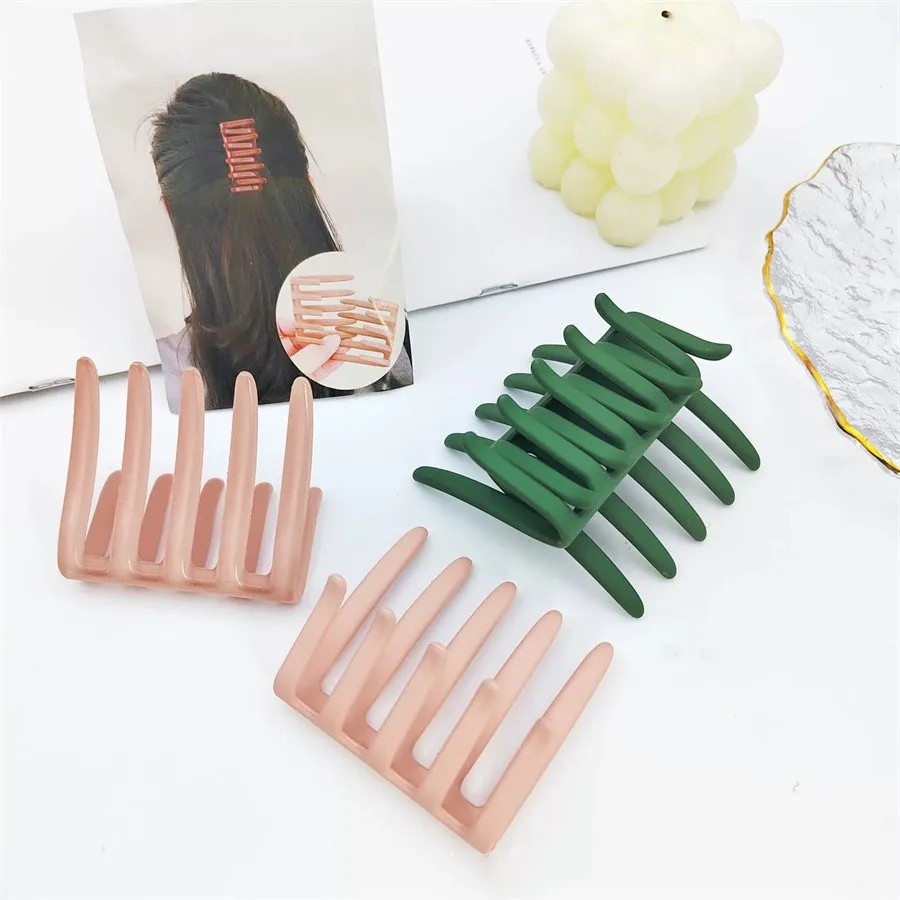 1/4PCS New Cross Hair Comb with Five Teeth Hair Clip and Back Head Comb Creative Matte Comb Disc Hair Artifact
