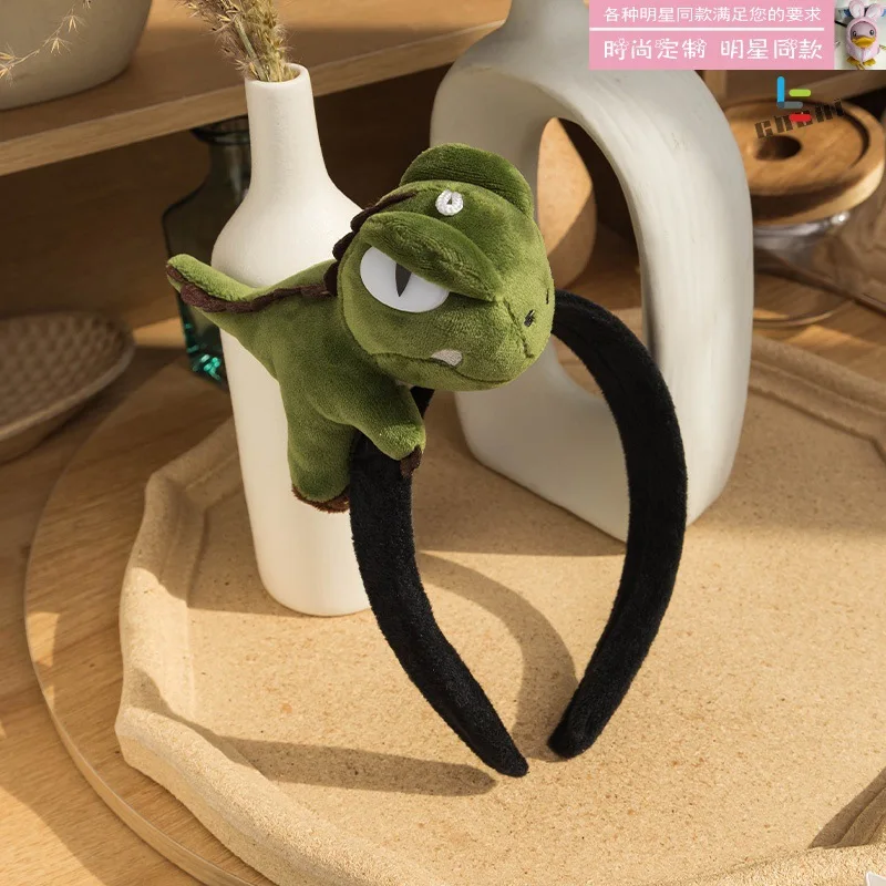 1pc cartoon green dinosaur cute shampoo headband, super cute doll head rope, dual-purpose plush delicate brooch hairpin