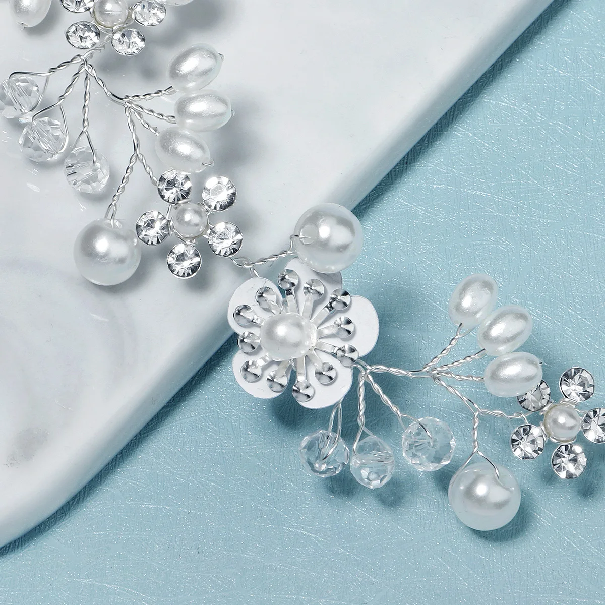 Luxurious Delicate Flower Hairband Pearl and Rhinestone Tiara Hair Accessory Bridal Wedding Party Headpieces As Gifts