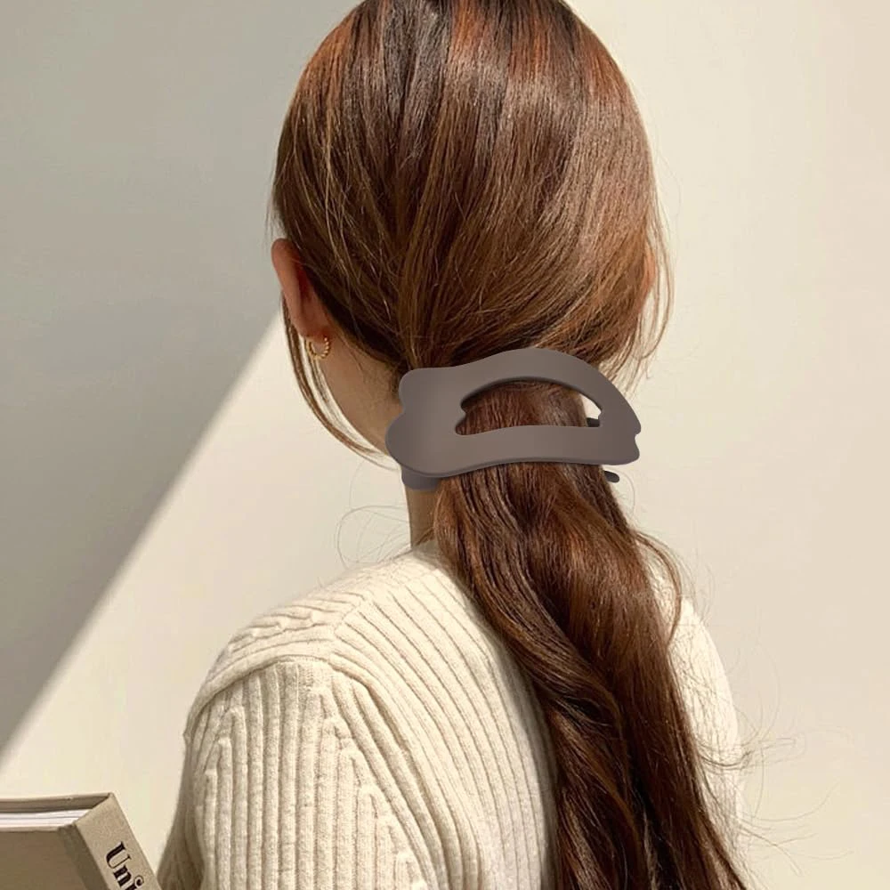 Fashion Oval Flat Hair Clips for Women New Design Leopard Large Flat Round Claw Clip French Acrylic Lying Down Hair Accessories