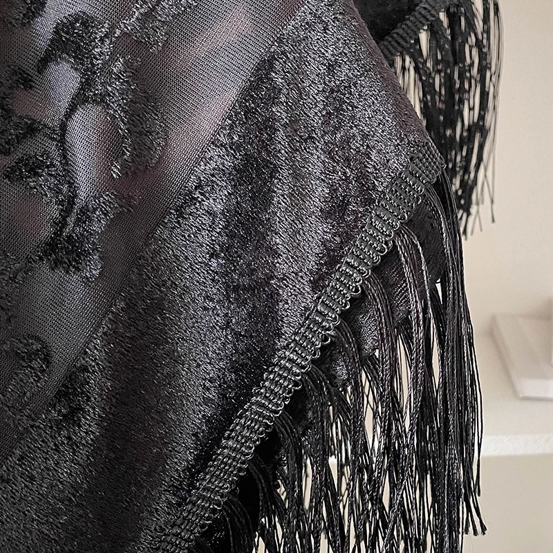 2025 New Spring and Summer Brand 110X110cm Retro National Style Velvet Jacquard Fringe Square Scarf Fashion Sunscreen Lady Shawl
