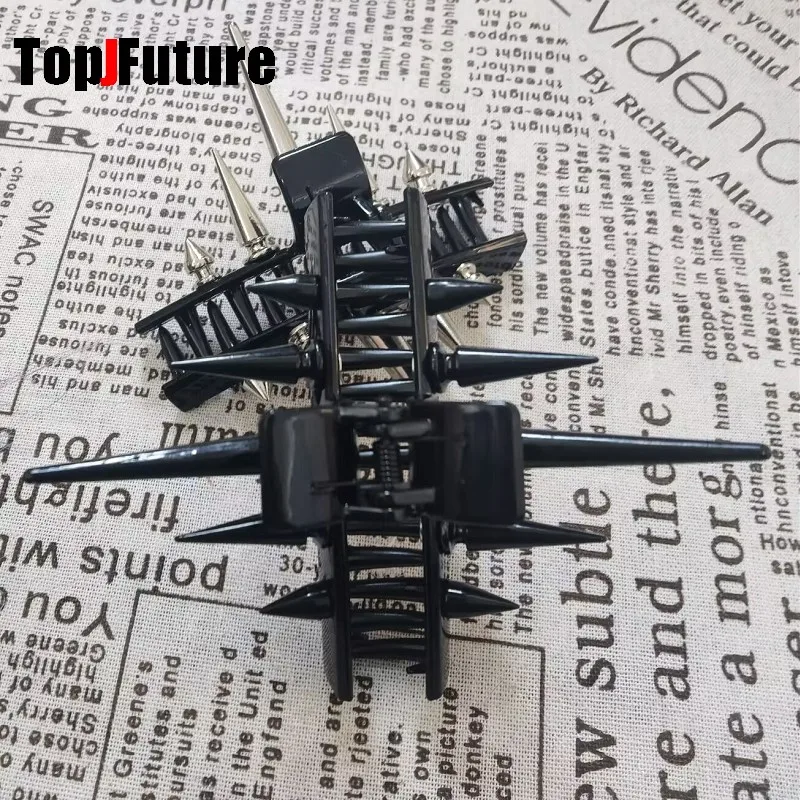 Women Y2K girl Harajuk Gothic lolita cosplay Grasp Clip spike horn Oval Hollow rivet Grasp Hair Crab Hair Accessories claws