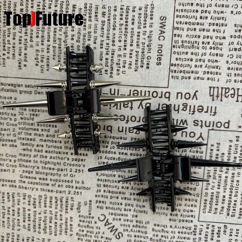 Women Y2K girl Harajuk Gothic lolita cosplay Grasp Clip spike horn Oval Hollow rivet Grasp Hair Crab Hair Accessories claws