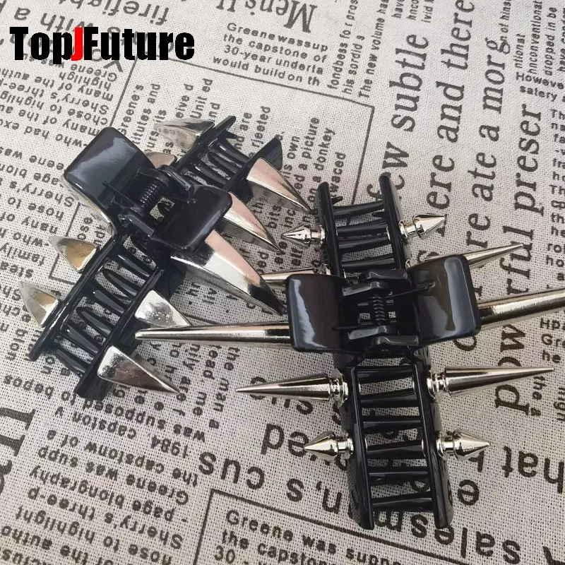 Women Y2K girl Harajuk Gothic lolita cosplay Grasp Clip spike horn Oval Hollow rivet Grasp Hair Crab Hair Accessories claws