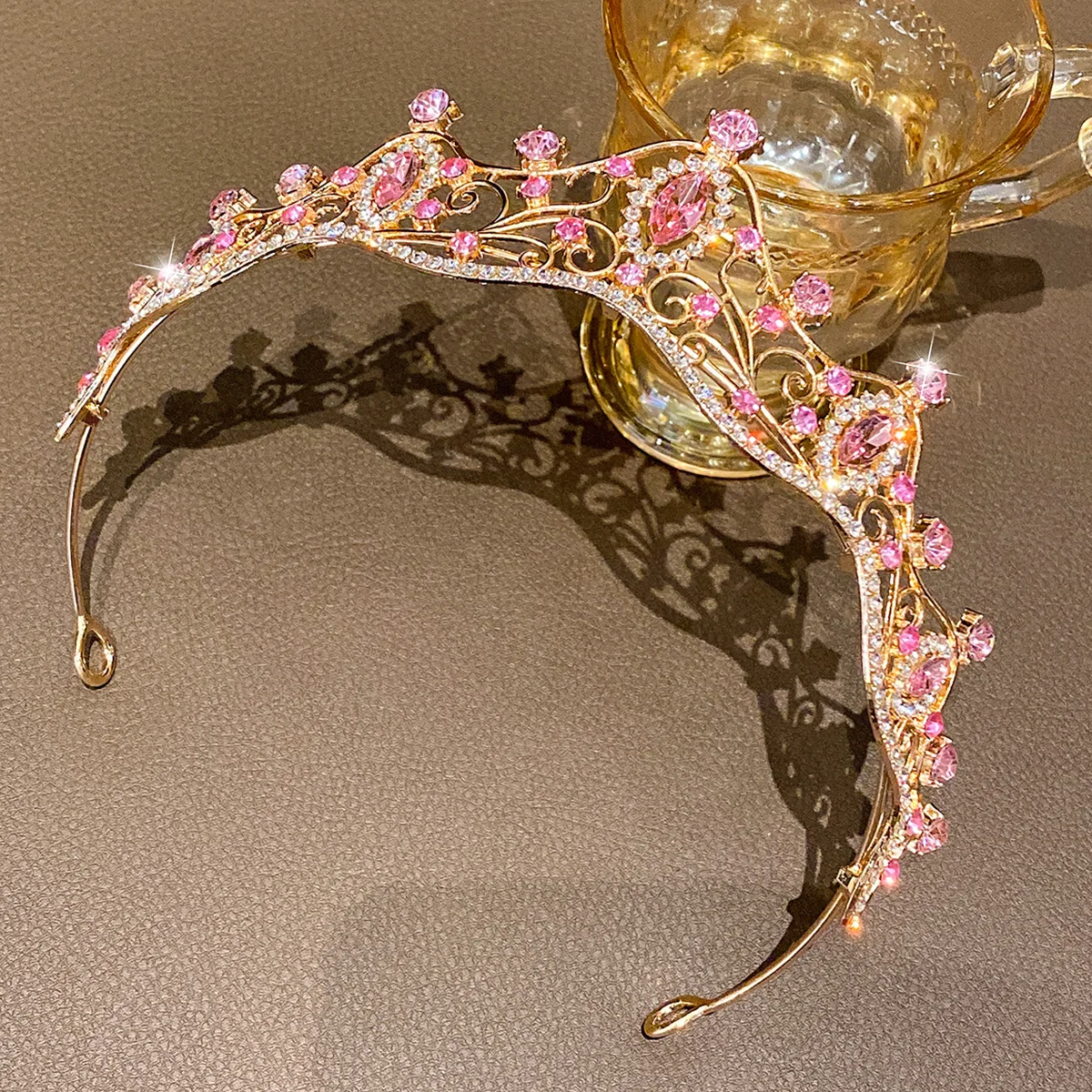 1 large crown fashionable crown headband suitable for performances and birthdays as a hair accessory