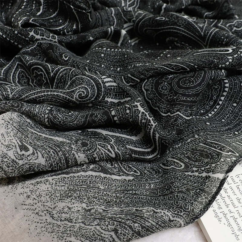 2025 Bohemia Paisley Luxury Designer Ladies Women Scarf Female Ventilate Cotton Linen Shawl Four Seasons Muslim Hijab 90*180cm
