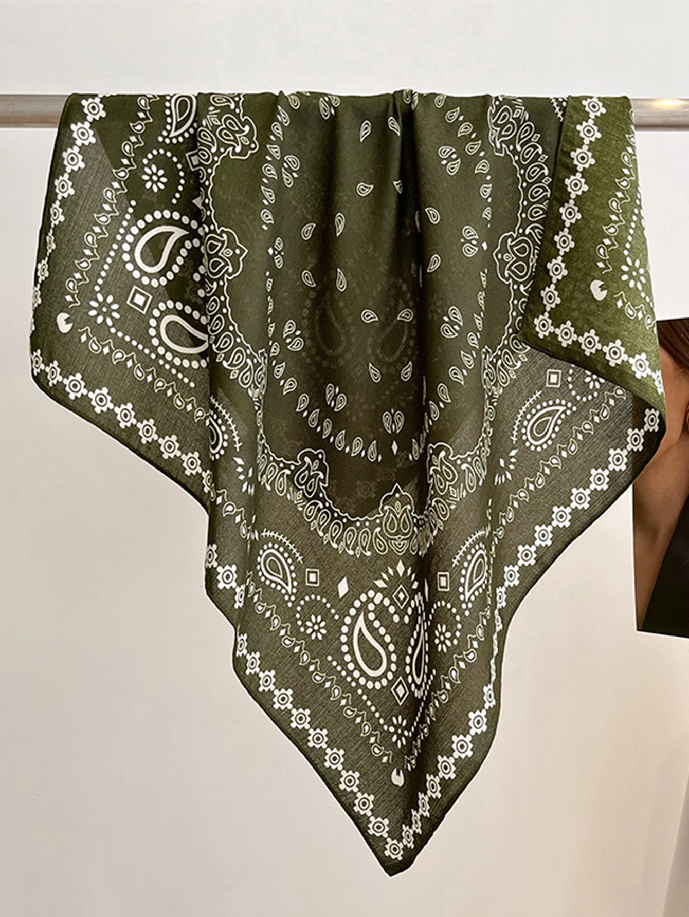 70cm Cashew Print Square Scarf Women’s Breathable Imitation Silk Bandanna Luxury Female Neckerchief Fashion Hijab Spring/Summer