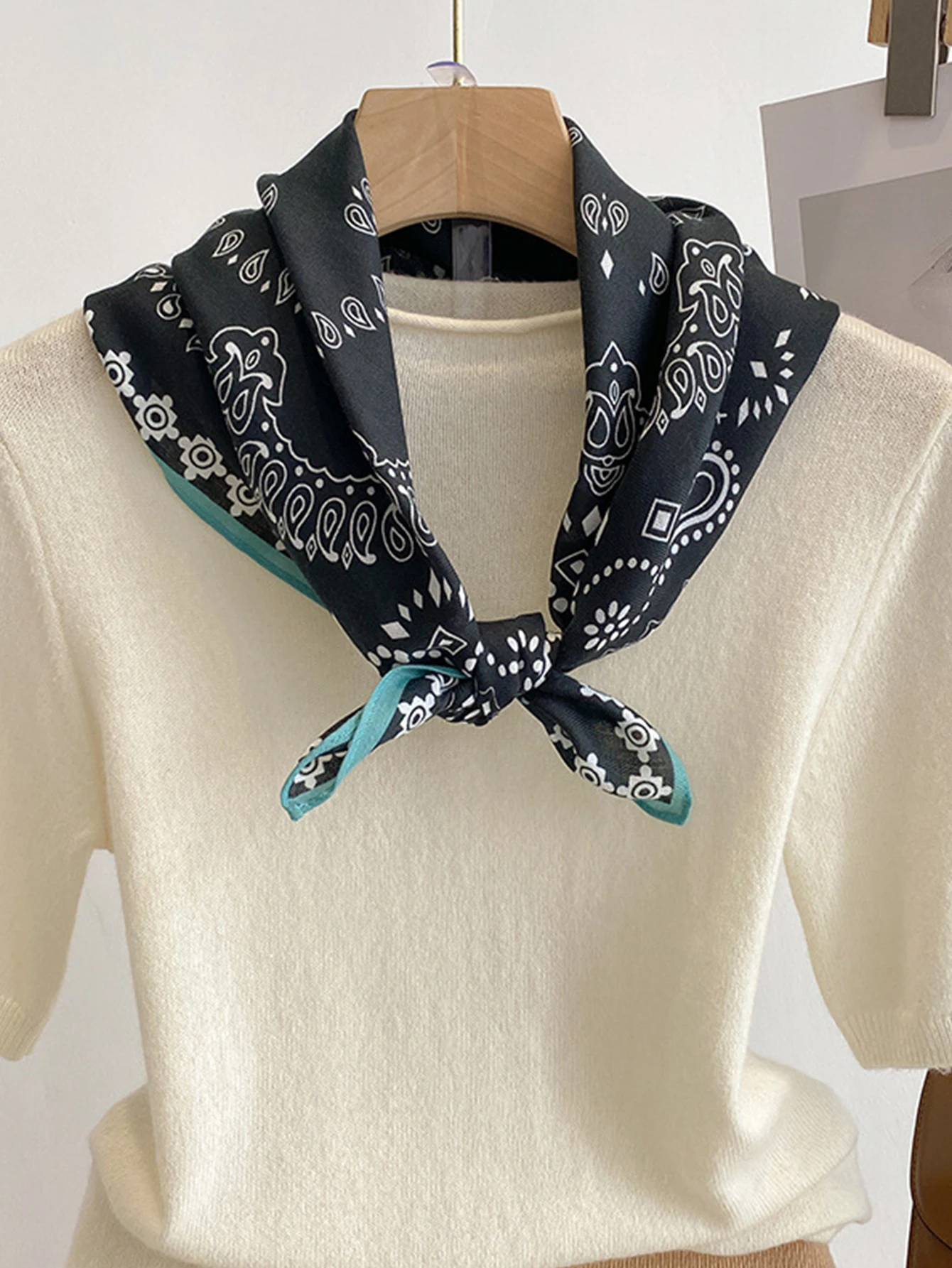 70cm Cashew Print Square Scarf Women’s Breathable Imitation Silk Bandanna Luxury Female Neckerchief Fashion Hijab Spring/Summer