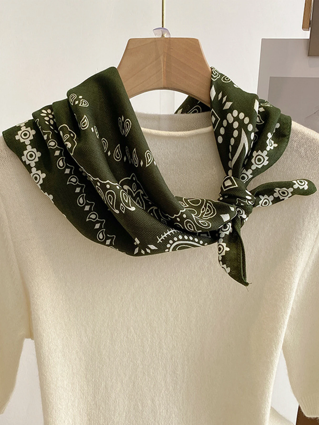 70cm Cashew Print Square Scarf Women’s Breathable Imitation Silk Bandanna Luxury Female Neckerchief Fashion Hijab Spring/Summer