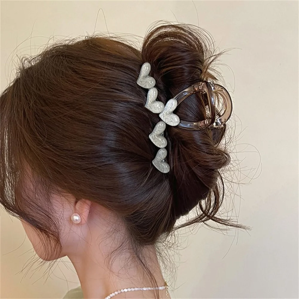 Fashion Love Heart Hair Claw for Women Elegant Hair Shark Clip Headdress Girls Hair Clips Accessories Korean Simple Headwear